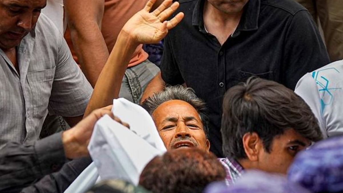 ‘Wangchuk not alone’: at least 21 refuse to end fast