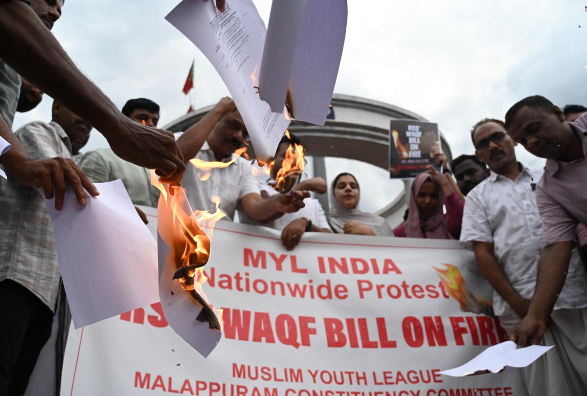 LDF govt. had agreed to pick non-Muslim members for Waqf Board, says Kerala CM