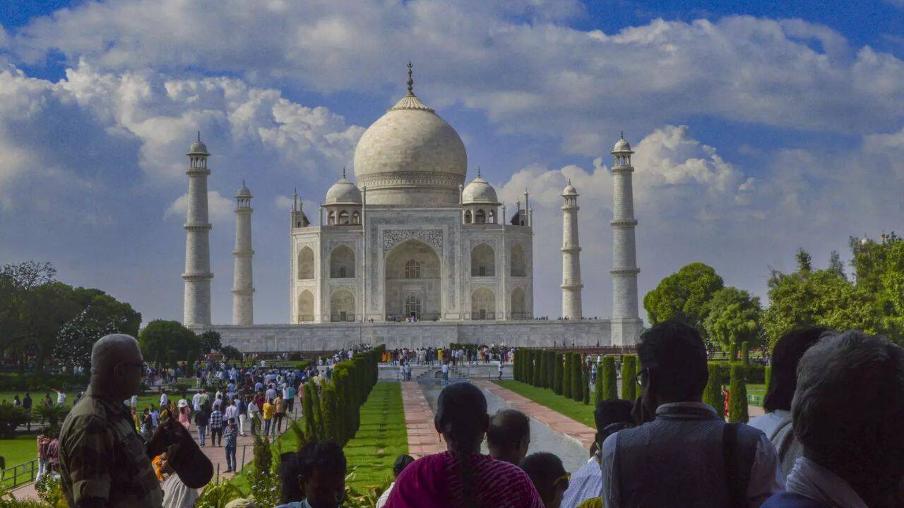 What is the legal tussle surrounding the Taj Mahal?