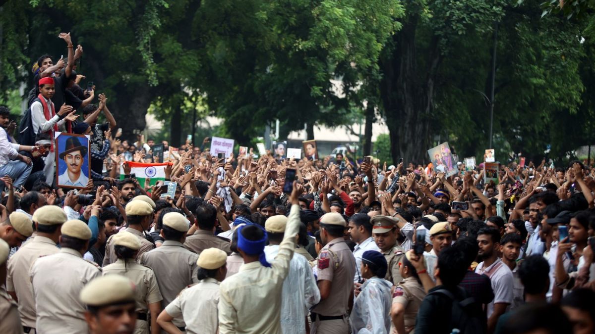 Govt signal: Ready for debate, demand for resignation political