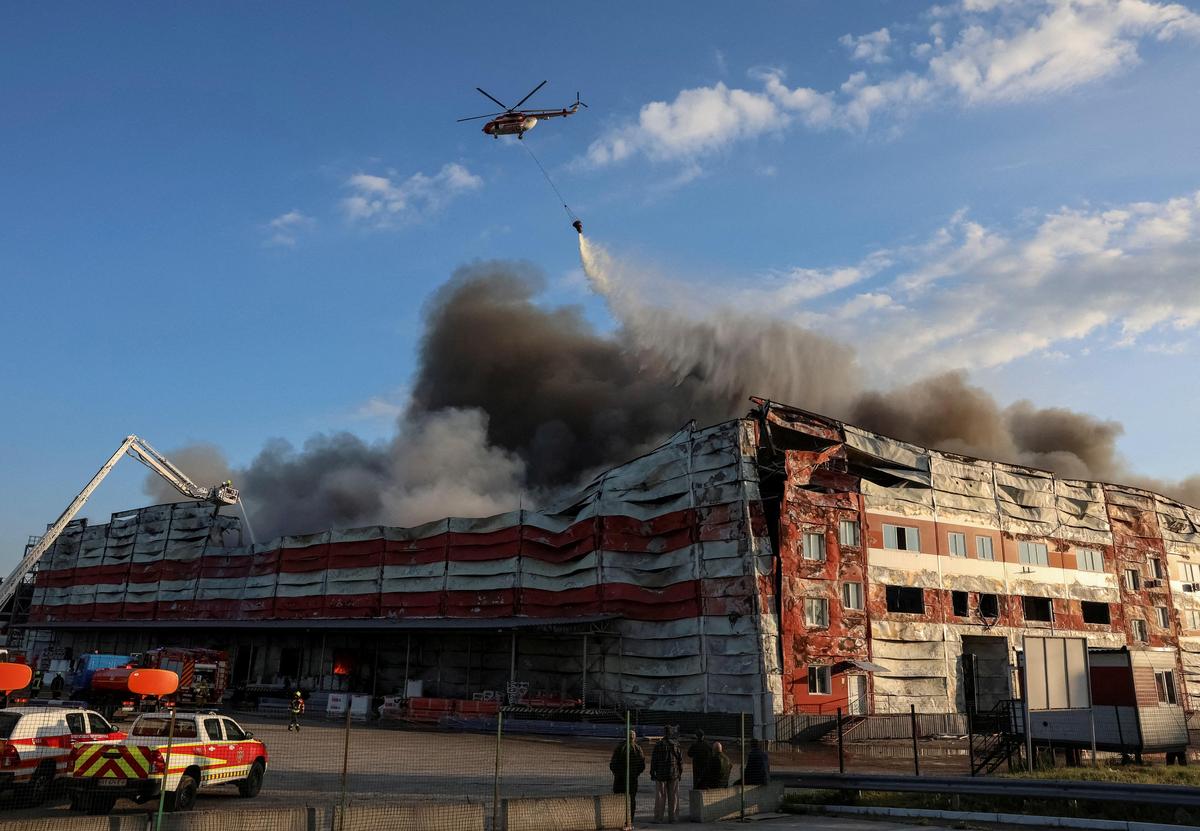 Ukrainian, Russian strikes kill over a dozen civilians